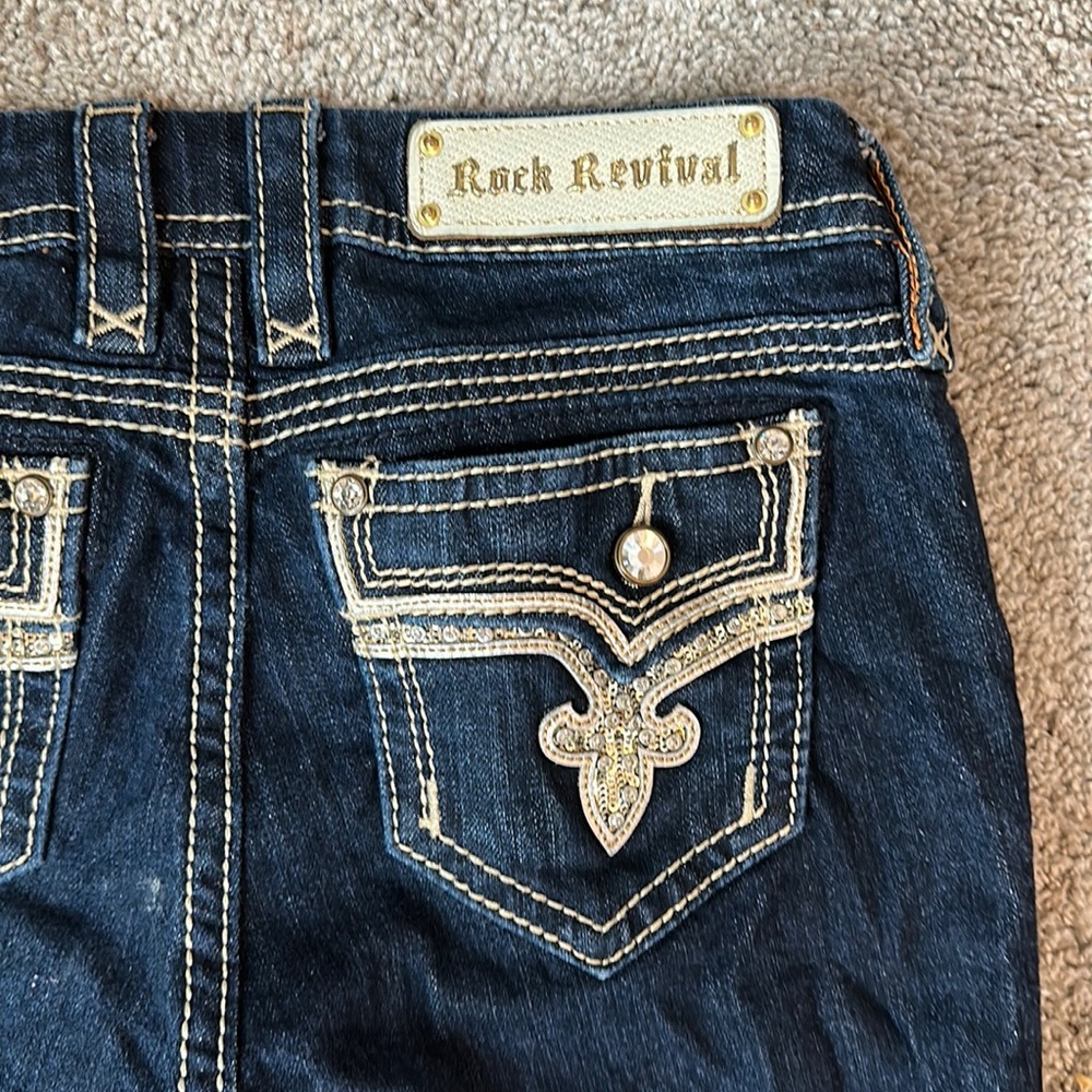 Rocky revival mid-rise curvy Bermuda pants size 27